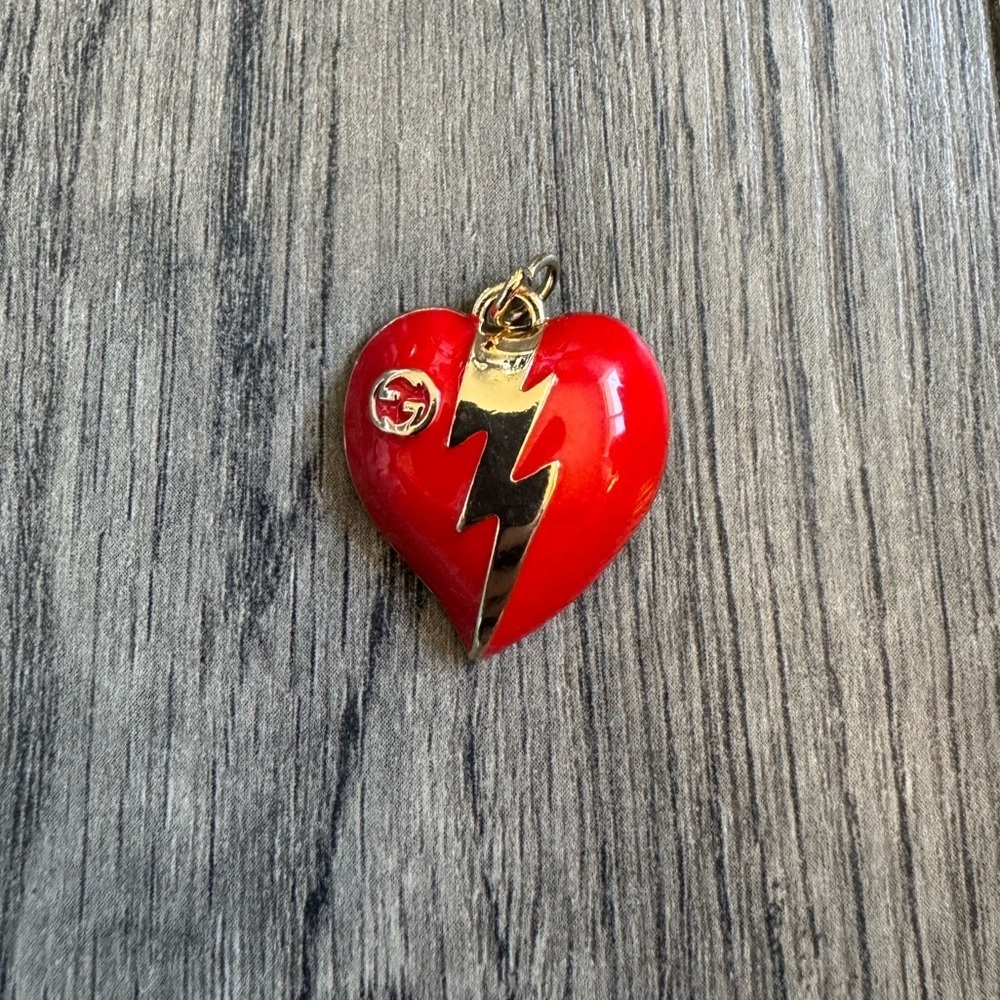Gucci Authentic Heart Lightning Bolt Charm NEW